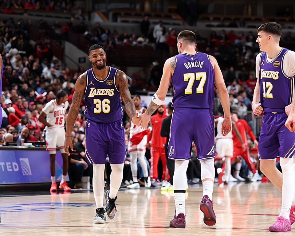 英雄联盟赛事官网-精神属性太关键了！湖人后场大闸的作用无法体现在他的数据上？